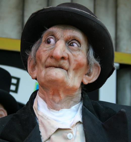 The design of mini-golf courses can be elaborate to the point of including animatronics.