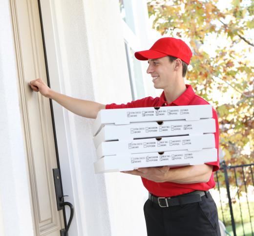 Ordering pizza is often a fast way to provide food when hosting a role playing game.